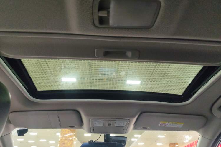 Used Nissan Tiida 2019 1.6L CVT Smart Drive Version China VI Standard Headliner