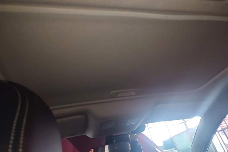 Used Nissan Tiida 2019 1.6L CVT Smart Drive Version China VI Standard Headliner