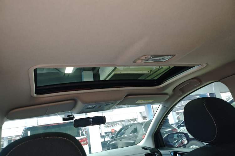 Used Nissan Tiida 2019 1.6L CVT Cool Edition China VI Standard Headliner