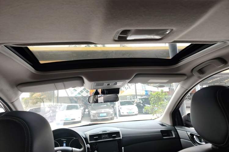 Used Nissan Tiida 2019 1.6L CVT Smart Drive Version China VI Standard Headliner