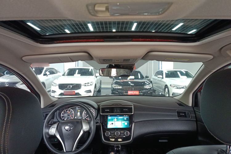 Used Nissan Tiida 2019 1.6L CVT Smart Enjoyment Version China VI Standard Headliner