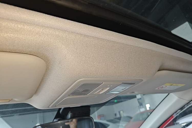 Used Nissan Tiida 2019 1.6L CVT Smart Drive Version China VI Standard Headliner