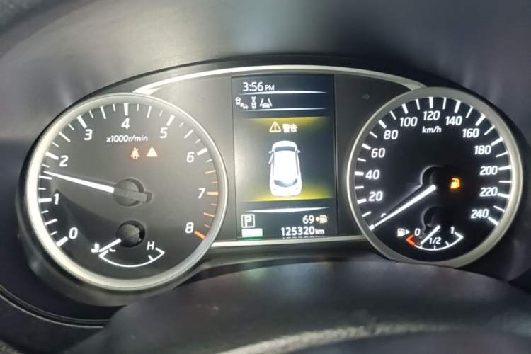 Used Nissan Tiida 2019 1.6L CVT Smart Enjoyment Version China VI Standard Instrument Cluster