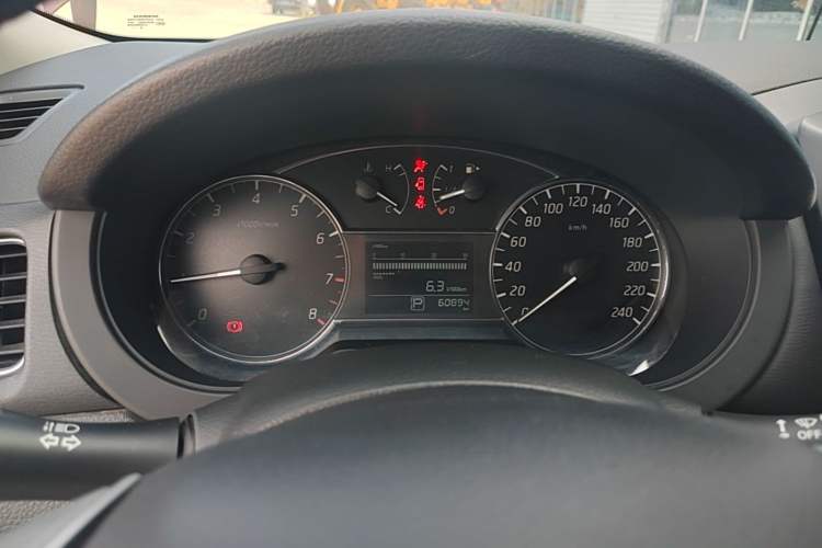 Used Nissan Tiida 2019 1.6L CVT Cool Edition China VI Standard Instrument Cluster