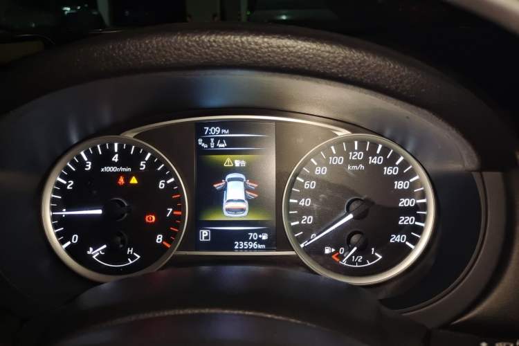 Used Nissan Tiida 2019 1.6L CVT Smart Drive Version China VI Standard Instrument Cluster