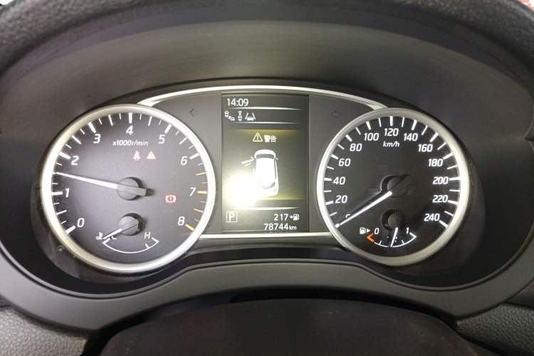 Used Nissan Tiida 2019 1.6L CVT Smart Enjoyment Version China VI Standard Instrument Cluster
