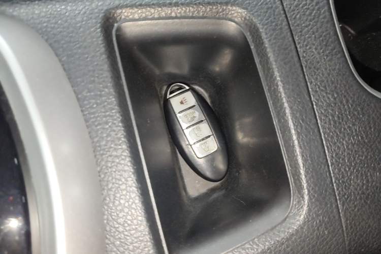 Used Nissan Tiida 2019 1.6L CVT Smart Drive Version China VI Standard Interior 1