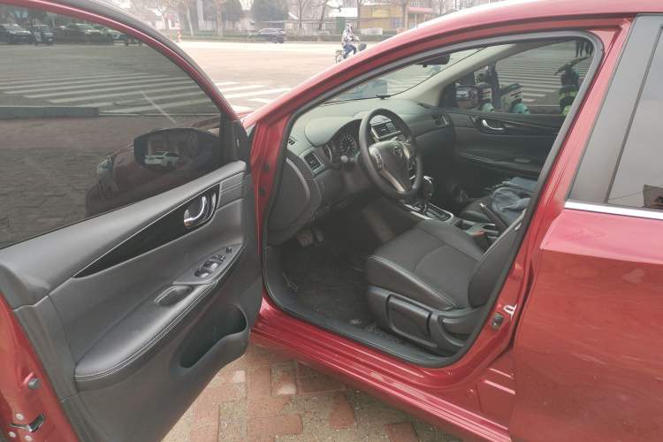 Used Nissan Tiida 2019 1.6L CVT Smart Drive Version China VI Standard Interior 3