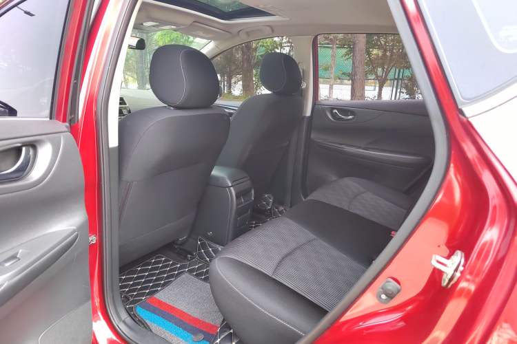 Used Nissan Tiida 2019 1.6L CVT Cool Dynamic Version China V Standard Interior 3