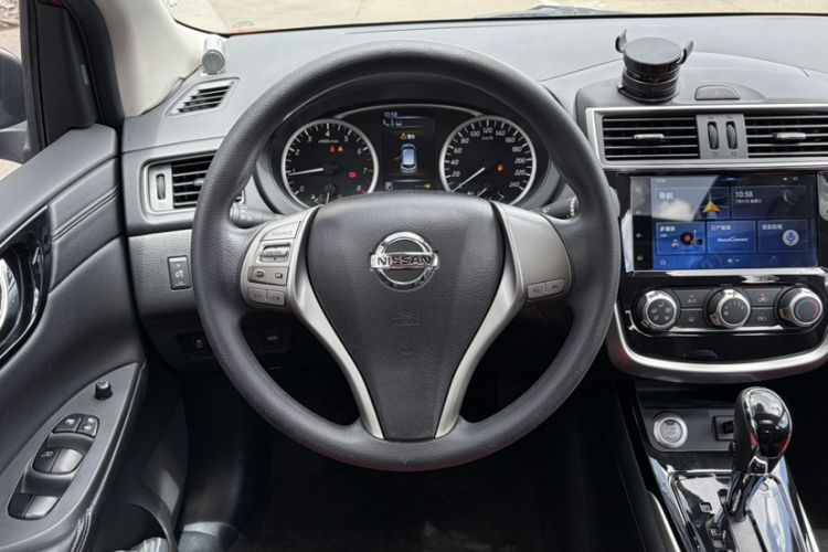 Used Nissan Tiida 2019 1.6L CVT Smart Drive Version China VI Standard Interior 3