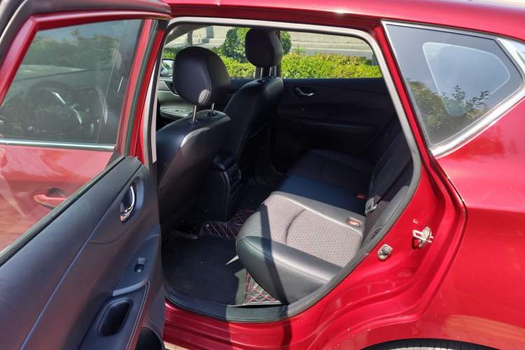 Used Nissan Tiida 2019 1.6L CVT Smart Drive Version China VI Standard Interior 4