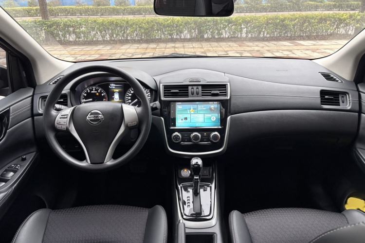 Used Nissan Tiida 2019 1.6L CVT Smart Drive Version China VI Standard Interior 4