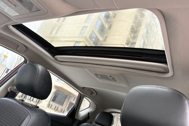 Used Nissan Tiida 2019 1.6L CVT Smart Drive Version China VI Standard Interior 5