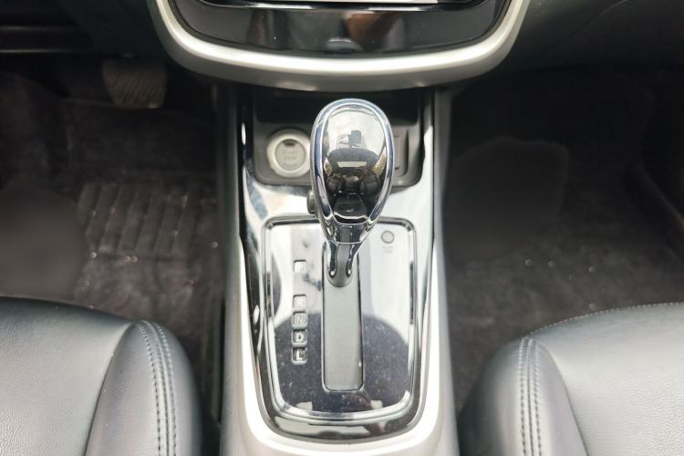 Used Nissan Tiida 2019 1.6L CVT Smart Drive Version China VI Standard Interior 5