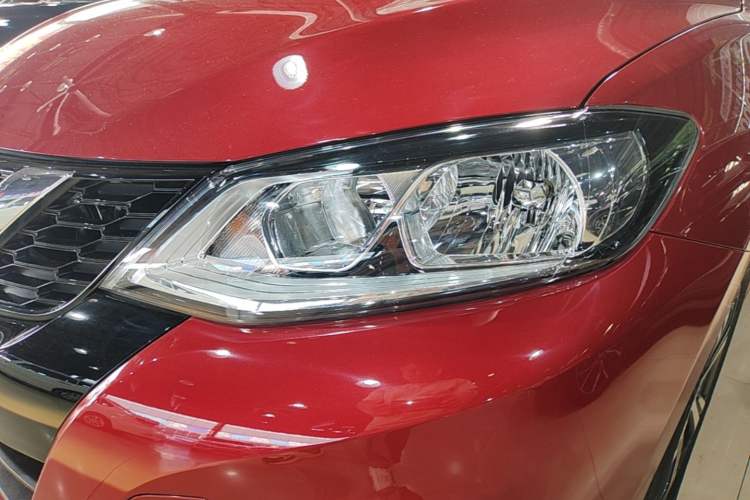 Used Nissan Tiida 2019 1.6L CVT Smart Drive Version China VI Standard Left Front Headlight
