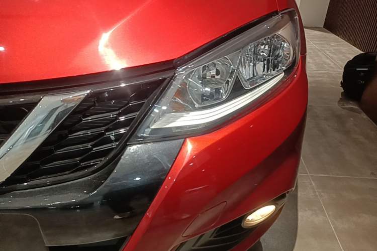 Used Nissan Tiida 2019 1.6L CVT Smart Drive Version China VI Standard Left Front Headlight