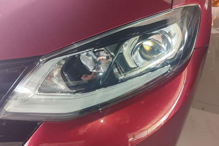 Used Nissan Tiida 2019 1.6L CVT Smart Drive Version China VI Standard Left Front Headlight