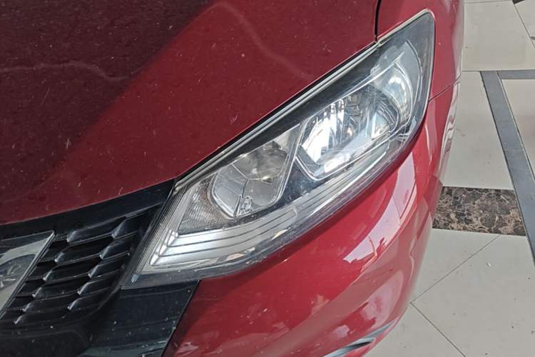 Used Nissan Tiida 2019 1.6L CVT Smart Drive Version China VI Standard Left Front Headlight