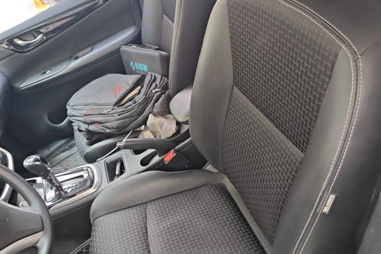 Used Nissan Tiida 2019 1.6L CVT Smart Drive Version China VI Standard Left Front Seat