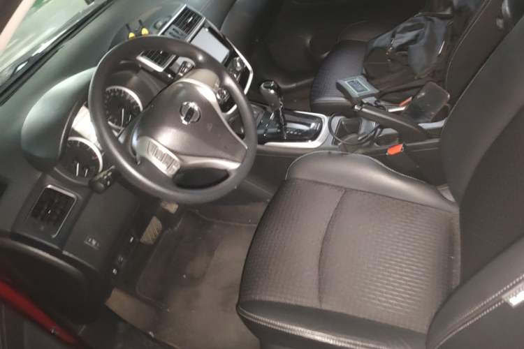 Used Nissan Tiida 2019 1.6L CVT Smart Drive Version China VI Standard Left Front Seat