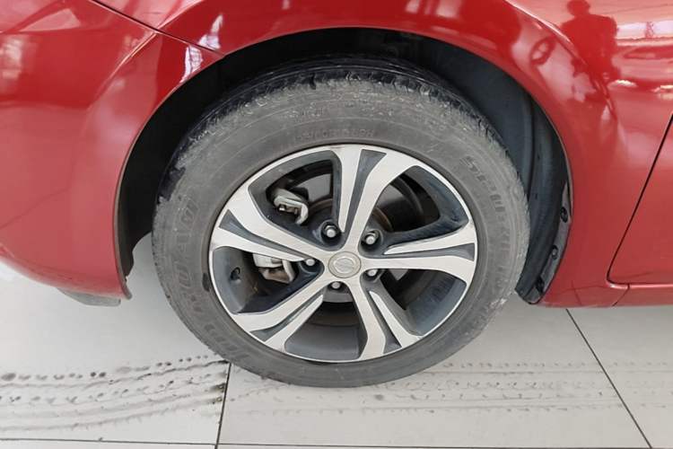 Used Nissan Tiida 2019 1.6L CVT Smart Drive Version China VI Standard Left Front Wheel Hub