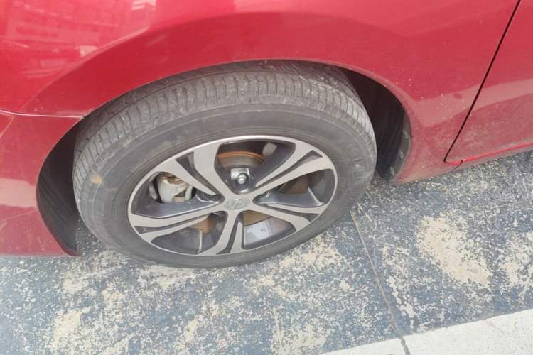 Used Nissan Tiida 2019 1.6L CVT Smart Enjoyment Version China VI Standard Left Front Wheel Hub