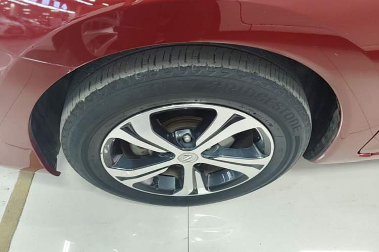Used Nissan Tiida 2019 1.6L CVT Smart Drive Version China VI Standard Left Front Wheel Hub