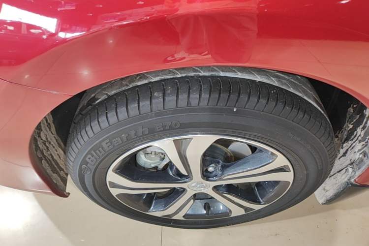 Used Nissan Tiida 2019 1.6L CVT Smart Drive Version China VI Standard Left Front Wheel Hub