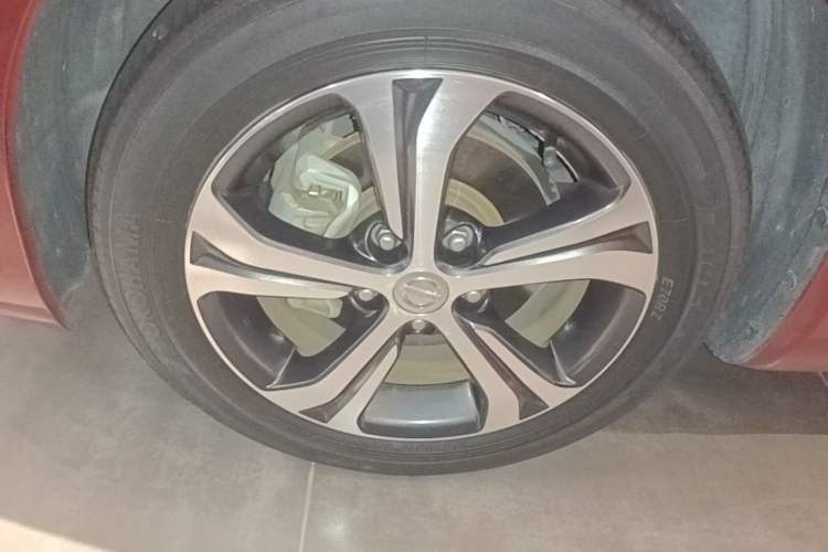 Used Nissan Tiida 2019 1.6L CVT Smart Drive Version China VI Standard Left Front Wheel Hub