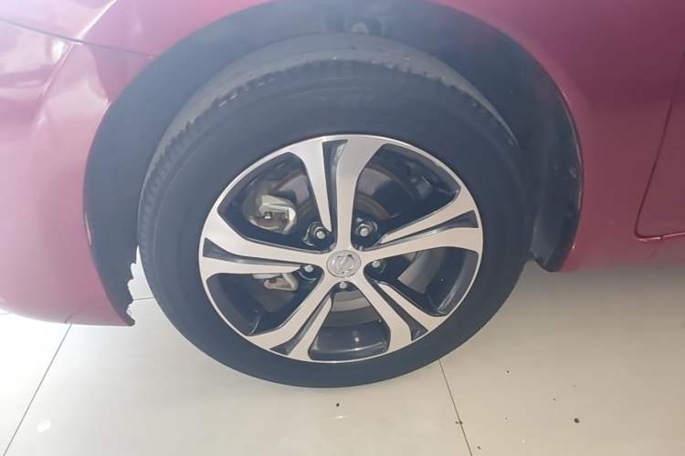 Used Nissan Tiida 2019 1.6L CVT Smart Drive Version China VI Standard Left Front Wheel Hub