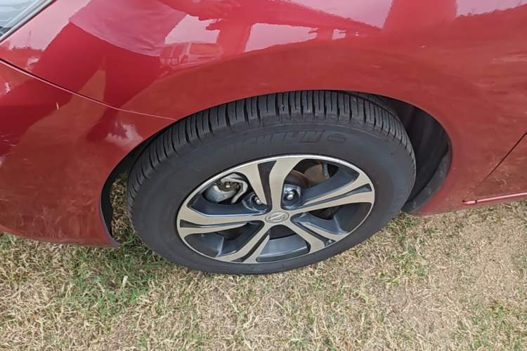 Used Nissan Tiida 2019 1.6L CVT Smart Drive Version China VI Standard Left Front Wheel Hub