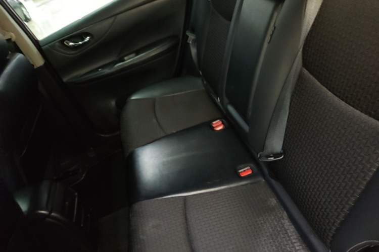 Used Nissan Tiida 2019 1.6L CVT Smart Enjoyment Version China VI Standard Left Rear Seat