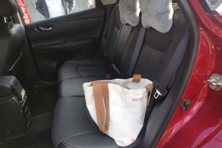Used Nissan Tiida 2019 1.6L CVT ZhiZun Edition China V Standard Left Rear Seat