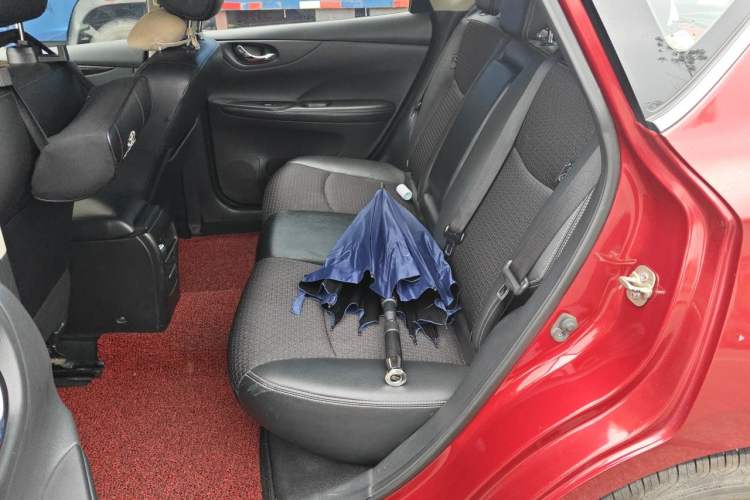 Used Nissan Tiida 2019 1.6L CVT Smart Drive Version China V Standard Left Rear Seat