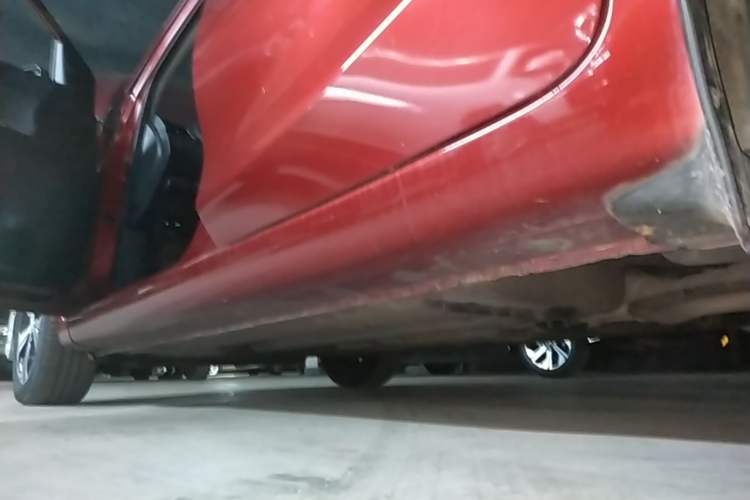 Used Nissan Tiida 2019 1.6L CVT Smart Drive Version China VI Standard Left Side Sill