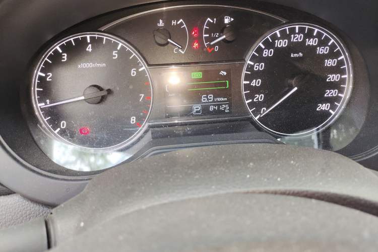 Used Nissan Tiida 2019 1.6L CVT Cool Edition China VI Standard Odometer Close Up