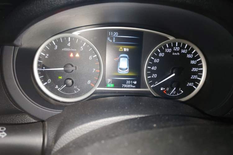 Used Nissan Tiida 2019 1.6L CVT Smart Drive Version China VI Standard Odometer Close Up