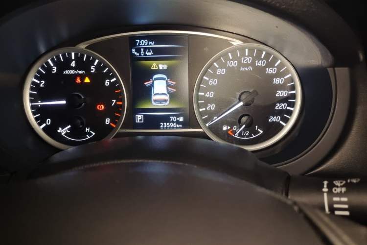 Used Nissan Tiida 2019 1.6L CVT Smart Drive Version China VI Standard Odometer Close Up