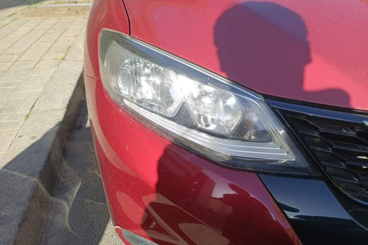 Used Nissan Tiida 2019 1.6L CVT Smart Drive Version China VI Standard Right Front Headlight