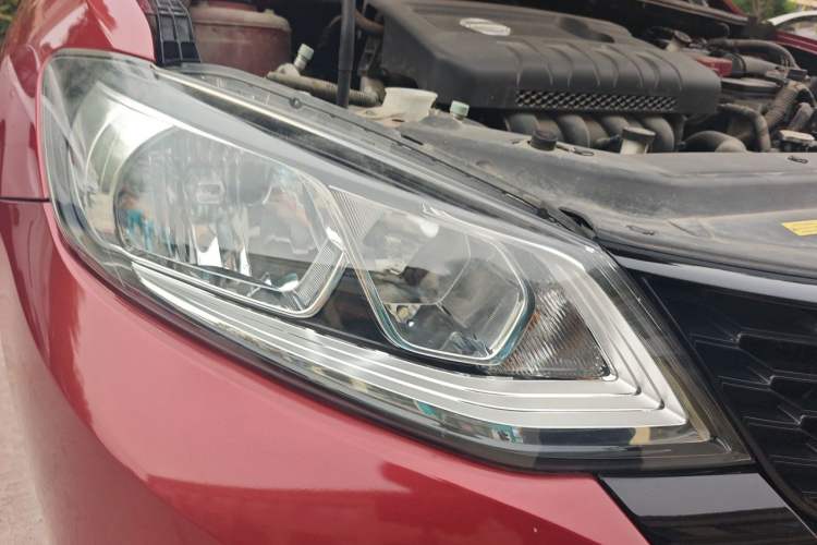 Used Nissan Tiida 2019 1.6L CVT Smart Drive Version China VI Standard Right Front Headlight
