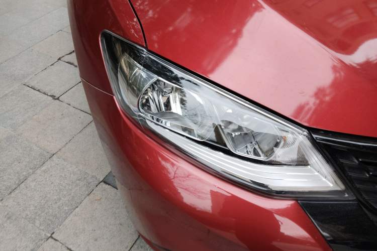 Used Nissan Tiida 2019 1.6L CVT Smart Drive Version China VI Standard Right Front Headlight