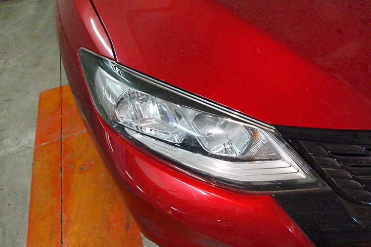 Used Nissan Tiida 2019 1.6L CVT Smart Drive Version China VI Standard Right Front Headlight