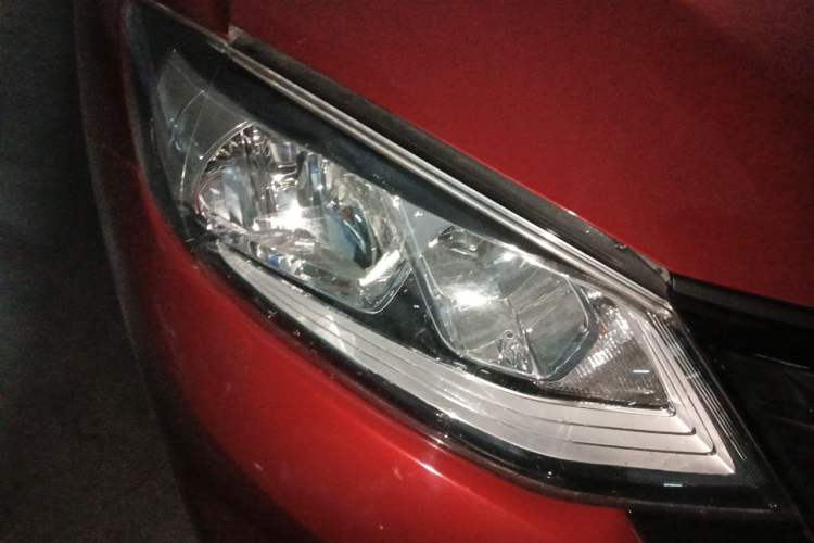 Used Nissan Tiida 2019 1.6L CVT Smart Drive Version China VI Standard Right Front Headlight