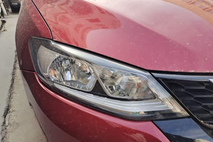 Used Nissan Tiida 2019 1.6L CVT Smart Drive Version China VI Standard Right Front Headlight