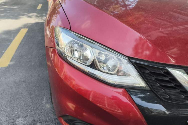 Used Nissan Tiida 2019 1.6L CVT Smart Drive Version China VI Standard Right Front Headlight