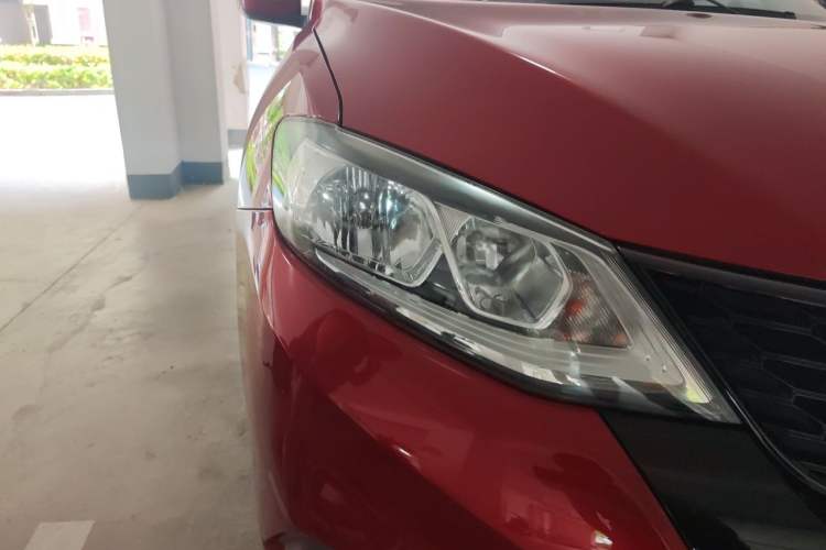 Used Nissan Tiida 2019 1.6L CVT Smart Drive Version China VI Standard Right Front Headlight