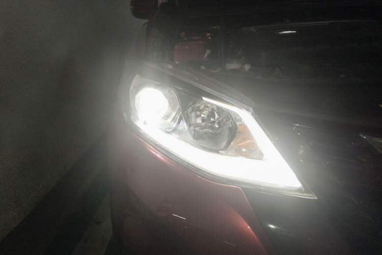 Used Nissan Tiida 2019 1.6L CVT Smart Drive Version China VI Standard Right Front Headlight