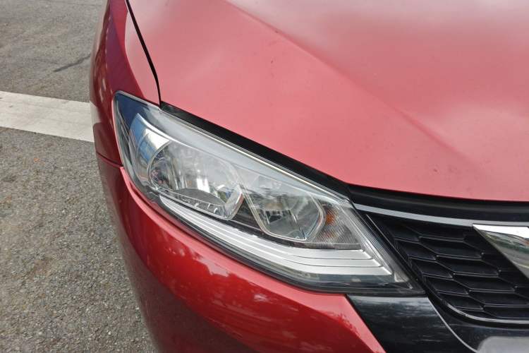 Used Nissan Tiida 2019 1.6L CVT Smart Drive Version China V Standard Right Front Headlight