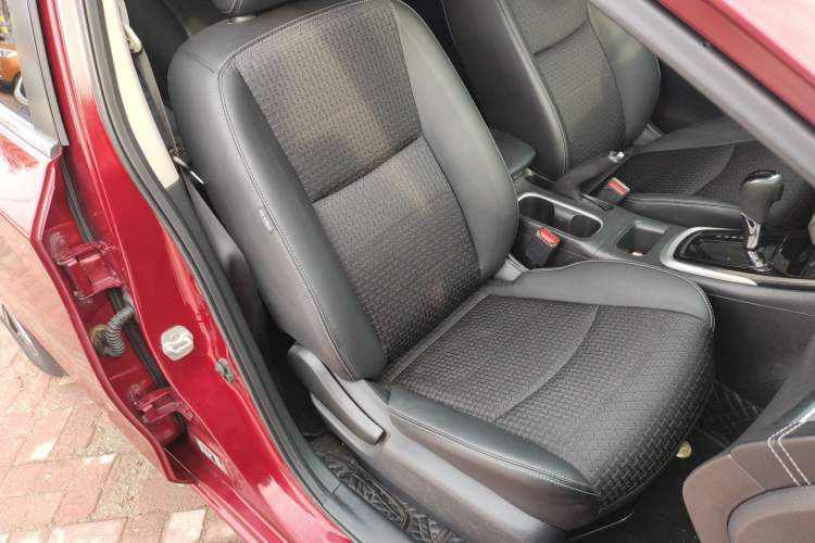 Used Nissan Tiida 2019 1.6L CVT Smart Drive Version China VI Standard Right Front Seat