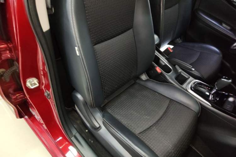 Used Nissan Tiida 2019 1.6L CVT Smart Enjoyment Version China VI Standard Right Front Seat